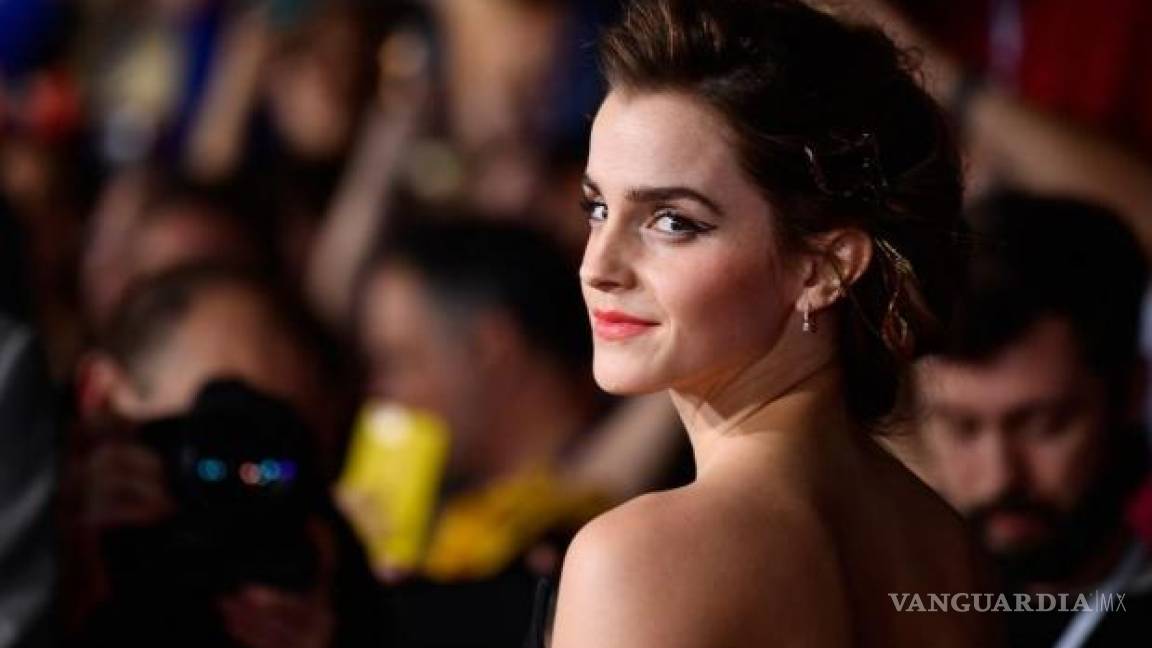 Captan a Emma Watson en México, besando apasionadamente a su nuevo novio