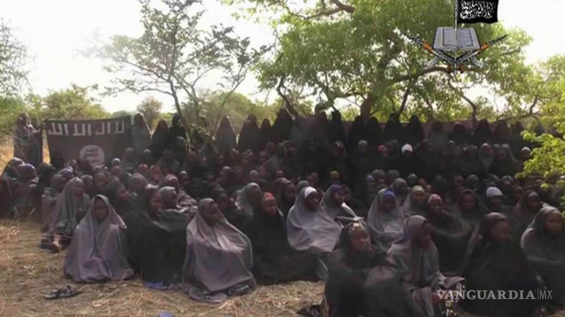 Boko Haram difunde posible prueba de vida de niñas secuestradas: CNN