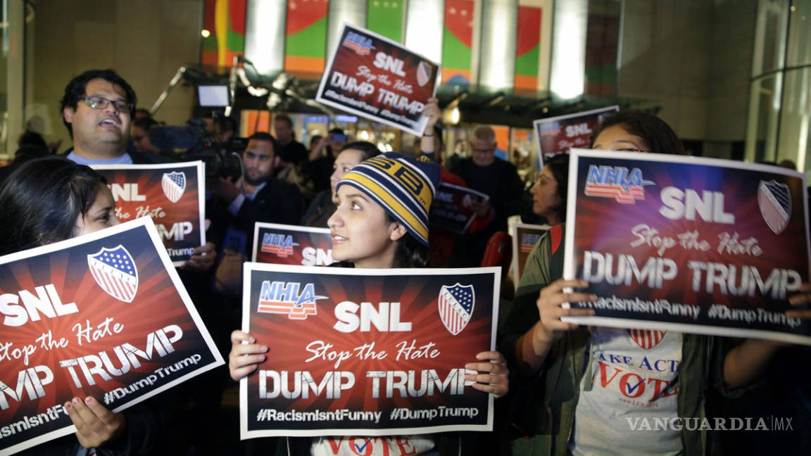 Latinos explotan contra Donald Trump en Saturday Night Live