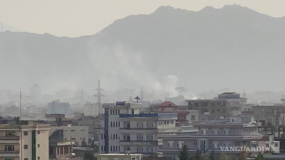 Con ataque aéreo EU abate a bombardero suicida que planeaba explosión en aeropuerto de Kabul, reportan talibanes