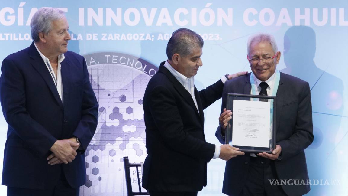 Conoce a Víctor Santibáñez Dávila, coahuilense galardonado por su trayectoria en ciencia y tecnología