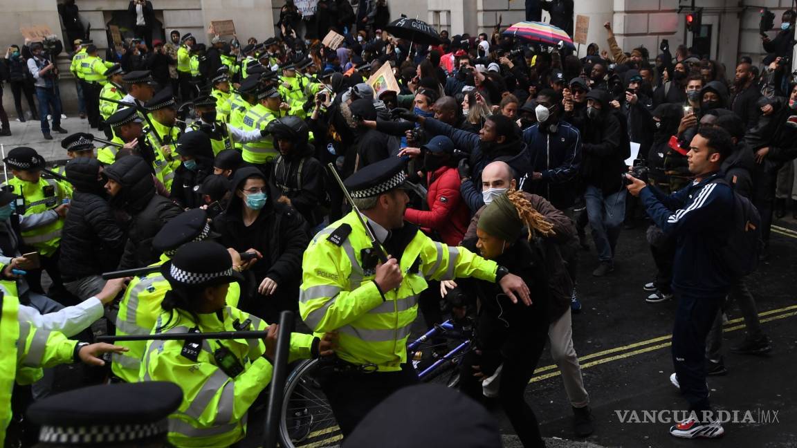 Crece protesta contra el racismo en Londres