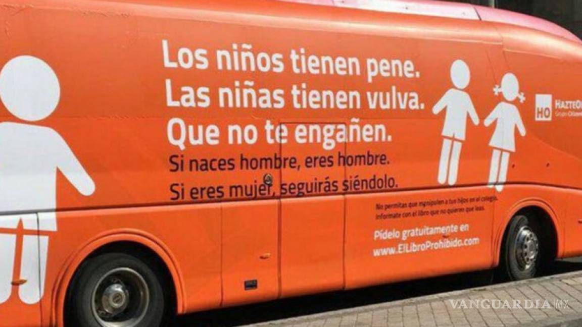 Polémico autobús con lemas contra la transexualidad infantil se pasea por Madrid