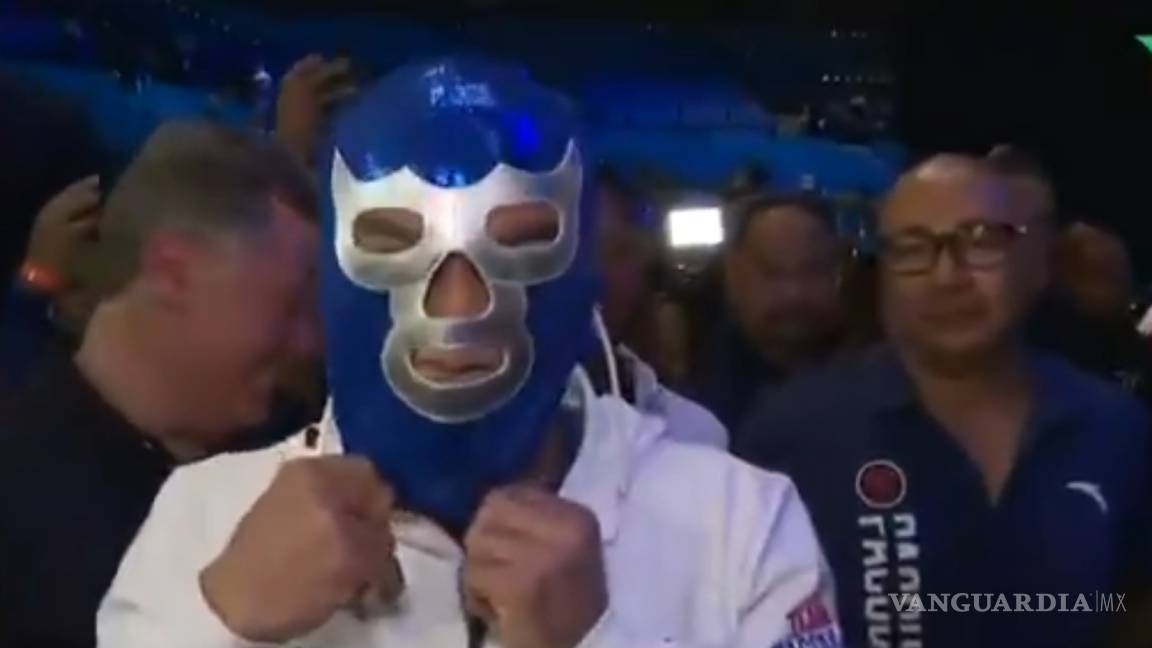 Pacquiao se pone la máscara de Blue Demon Jr. y está listo para su regreso al cuadrilátero
