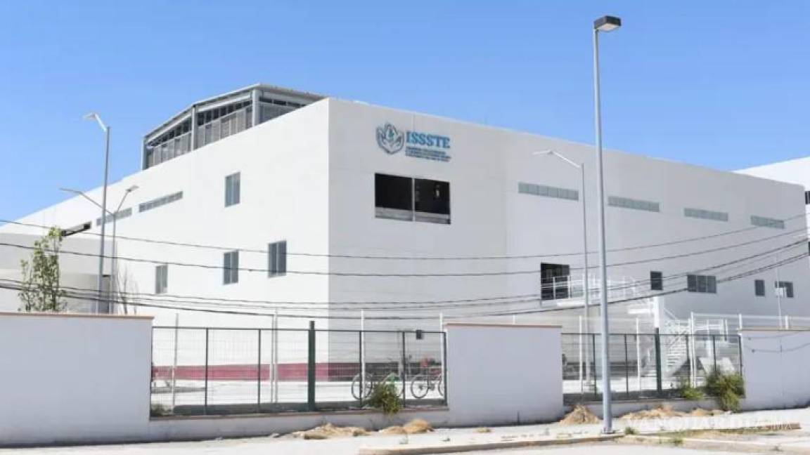 Denuncian presencia de agua turbia en nuevo hospital del ISSSTE de Torreón