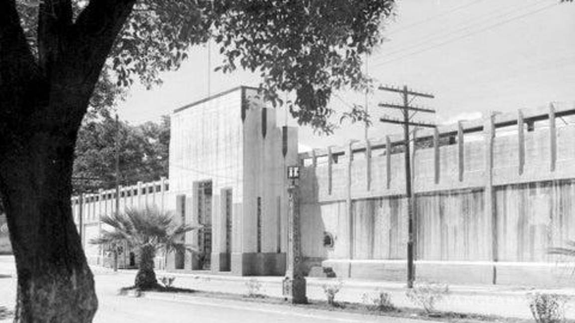 $!Así lucía la fachada del Estadio Saltillo, ubicado frente al lago de la Alameda.