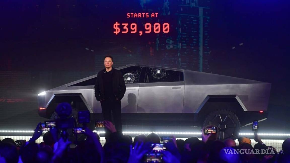 El terrible 'oso' de Tesla en la presentación de su camioneta eléctrica Cybertruck