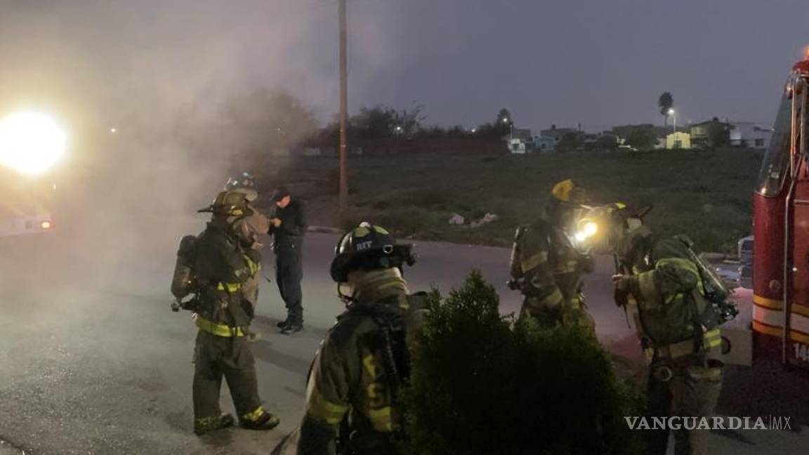 $!Bomberos combatieron las llamas.