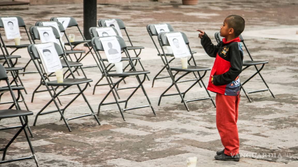 $!Saltillo marcha una vez más para recordar la desaparición de los 43 estudiantes