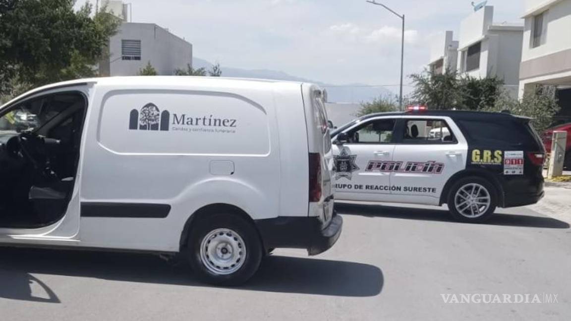 $!Autoridades ordenaron el levantamiento del cuerpo y su traslado a las instalaciones del Semefo para realizar la necropsia de ley.