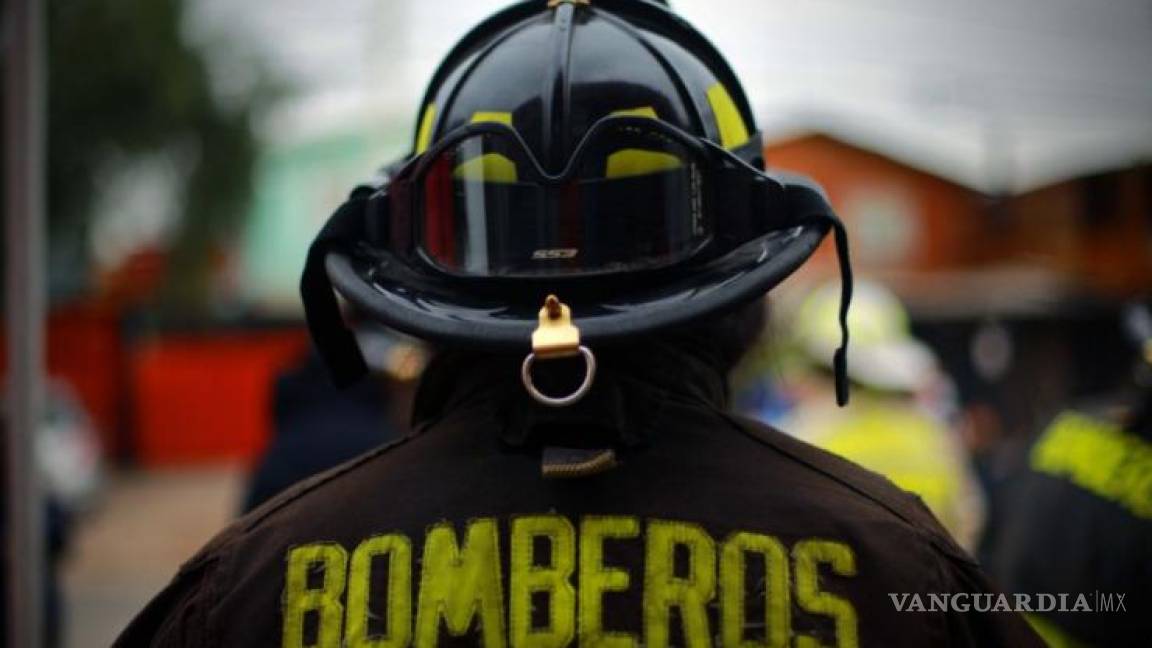 Reaniman bomberos a menor de siete días, en Saltillo