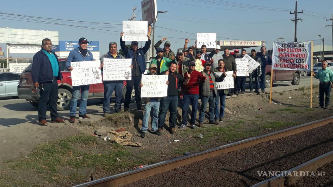 Obreros de AHMSA se manifiestan en contra de Napoleón Gómez Urrutia