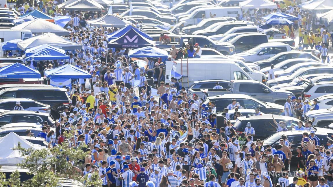 $!Heridos, llantos y gente con golpes de calor, encima niños desesperados, es lo que ha ocurrido hasta el momento en la previa para la Copa América.