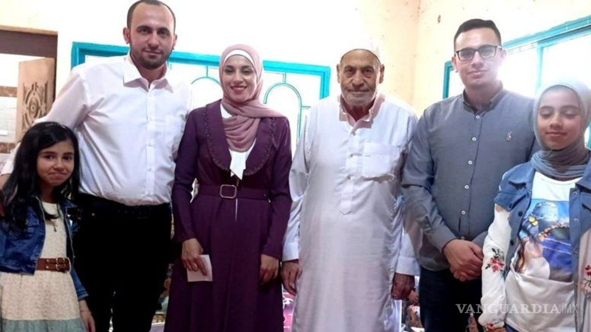 $!La sobrina de Ahmed, Tala, de nueve años, su hermano Mohammed, su hermana Alaa, su padre Nasri, su hermano menor Mahmoud y su sobrina Dima, de 10 años. Todos murieron en el ataque