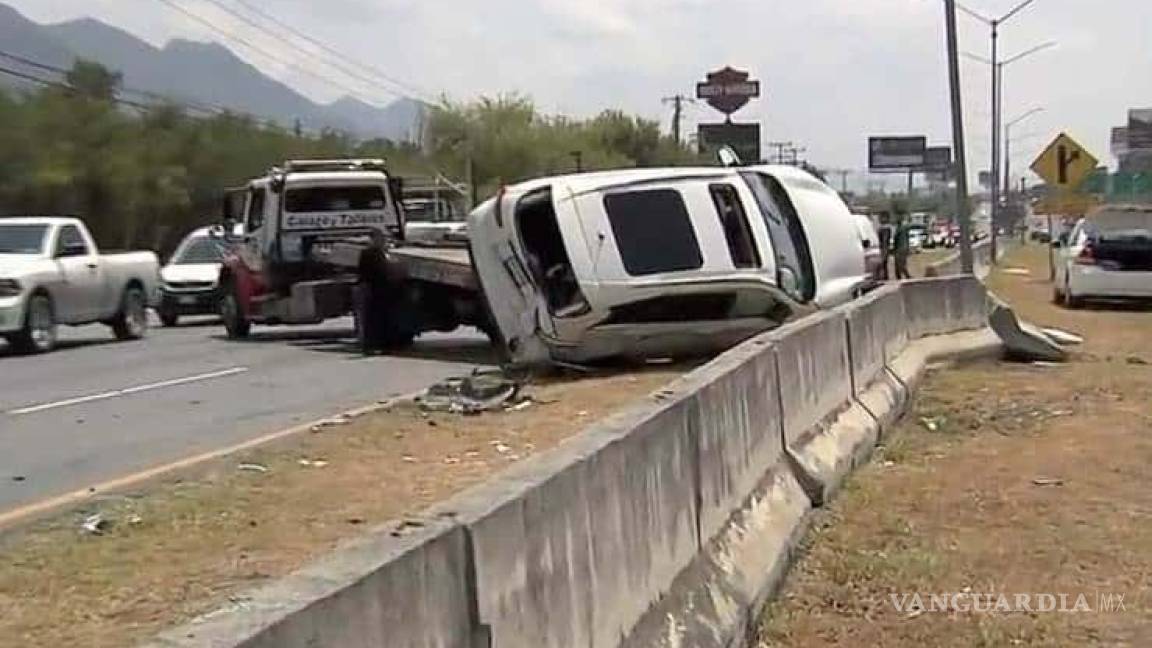 Persecución entre delincuentes en Monterrey termina en choques múltiples y caos vial