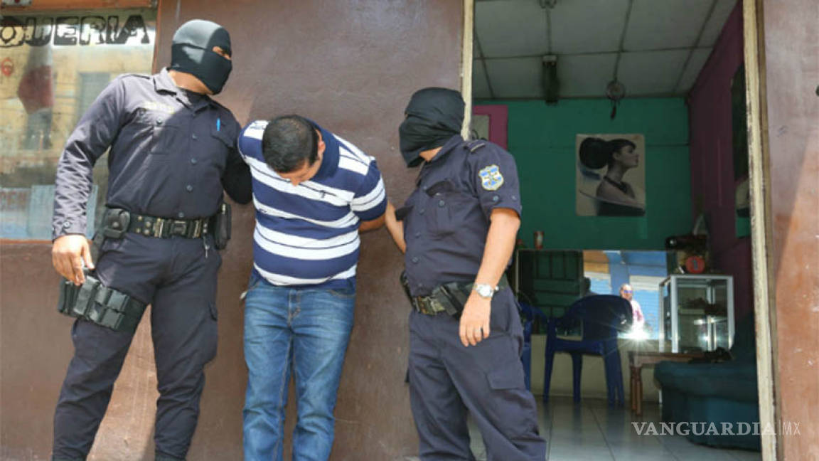 Detienen a un hombre en El Salvador con víctimas de trata ilegal rumbo a EU