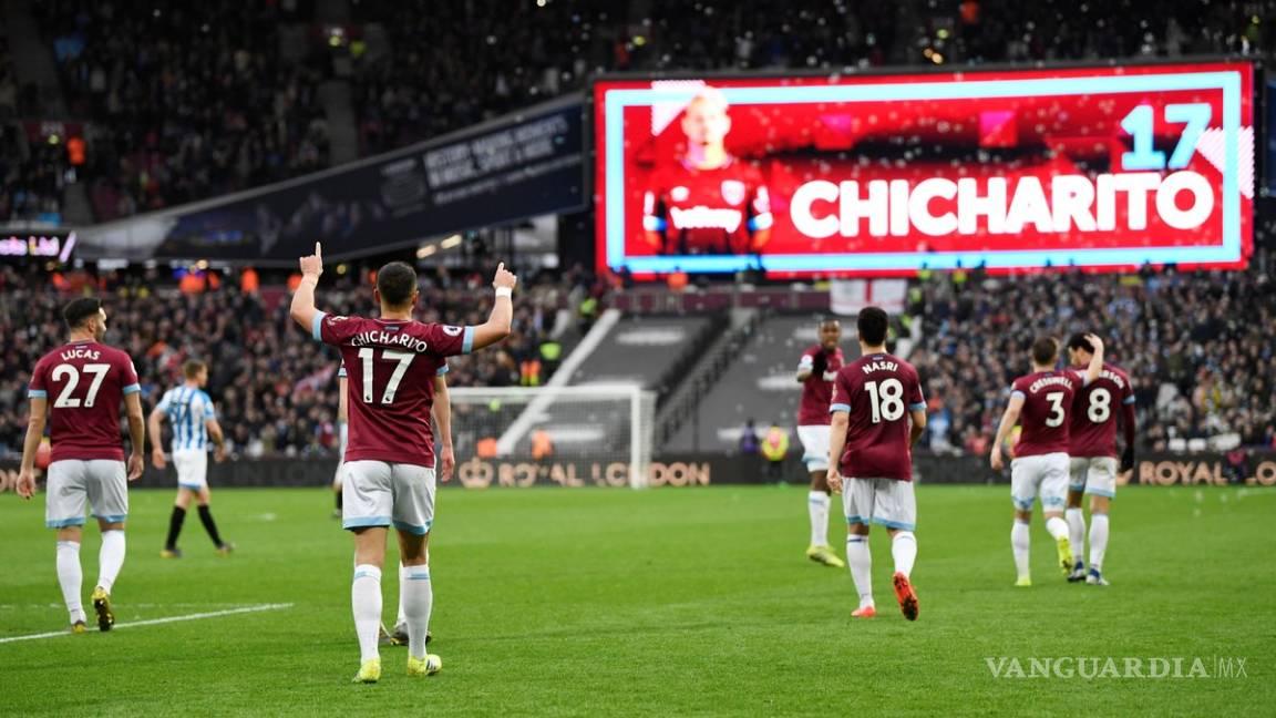 'Chicharito' hace doblete al Huddersfield Town y recobra la confianza con el West Ham
