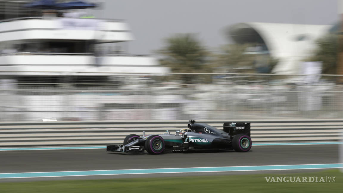 Hamilton lidera pruebas en Abu Dhabi