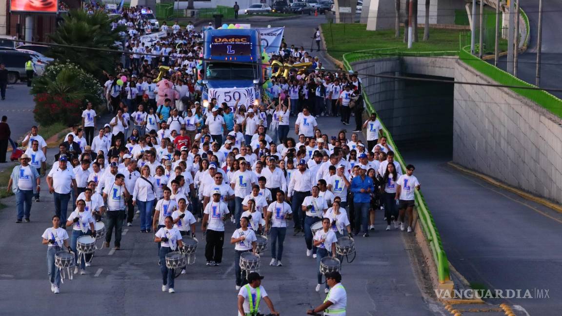 $!El contingente de estudiantes recorrió desde el bulevar Nazario Ortiz hasta el campus central en V. Carranza.