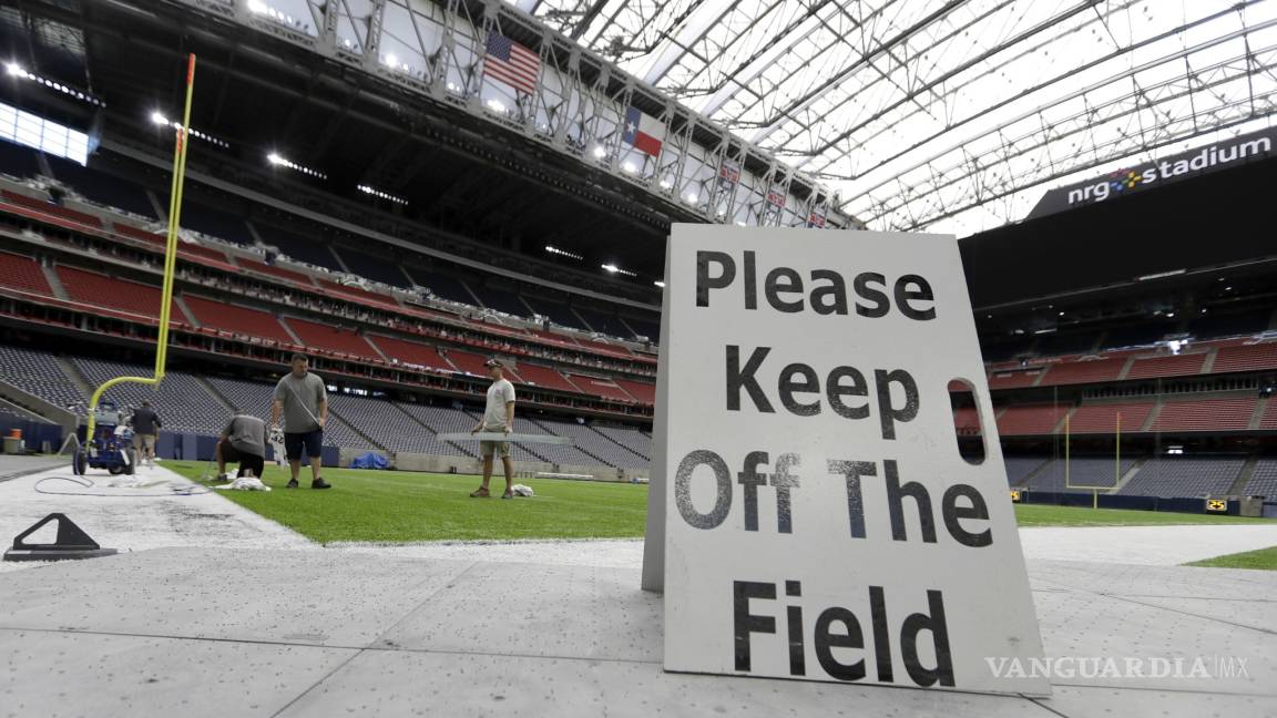 Comienzan los preparativos para el Super Bowl LI en el NRG Stadium de Houston