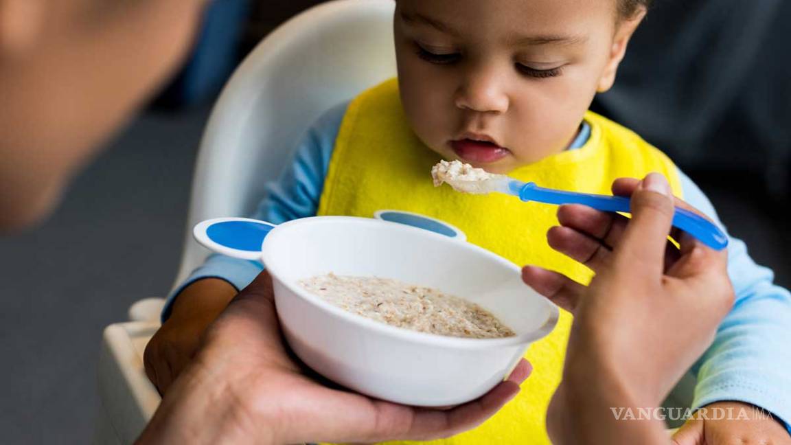 OMS recomienda prohibir exceso de azúcar en alimentos para bebés