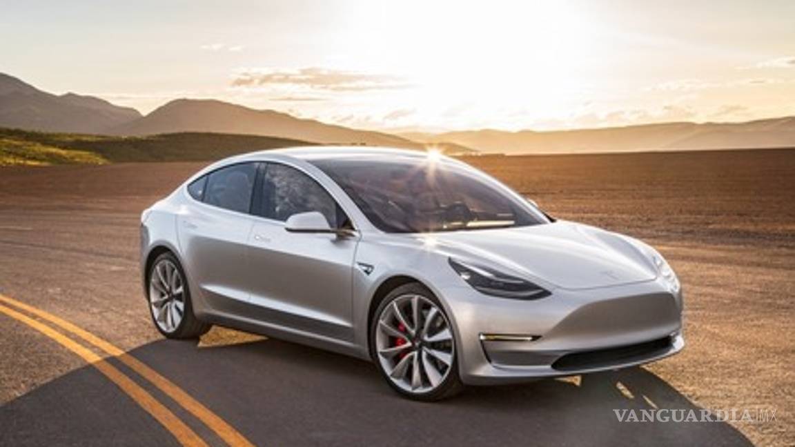 $!Elon Musk, el peor enemigo de Tesla; ingenieros desarman el Model 3 y exponen sus secretos