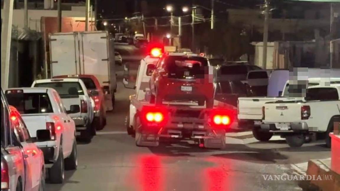 $!Los vehículos Fiat rojo y Nissan fueron asegurados durante el operativo en el que se encontró la droga.