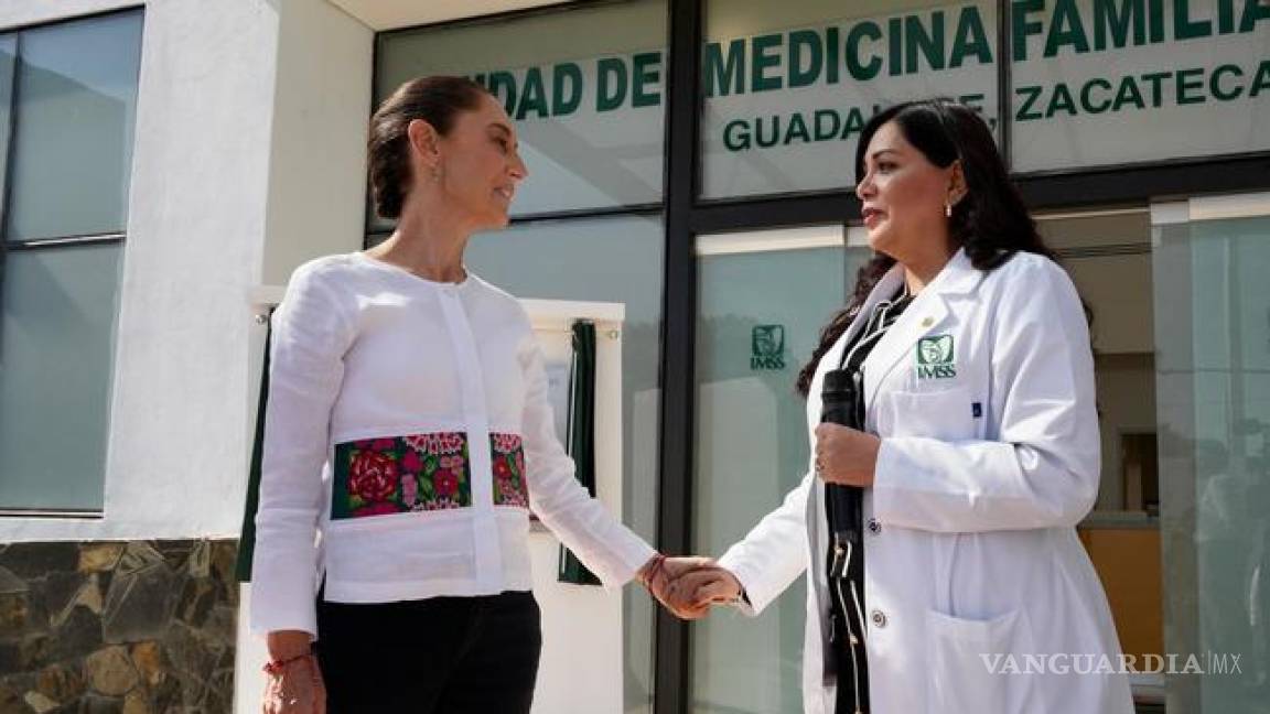 Neoliberales privatizaron la salud, con la 4T volvió a ser pública, asegura Sheinbaum