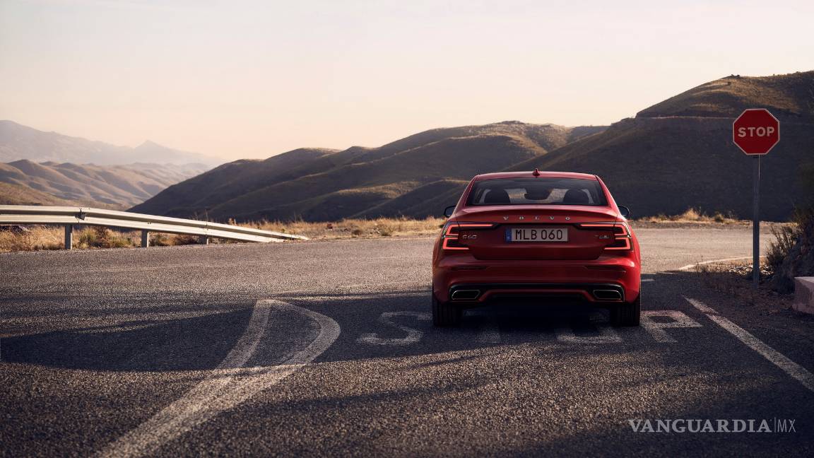 $!Volvo S60 2019, 415 hp para enfrentar al A4 y el Serie 3