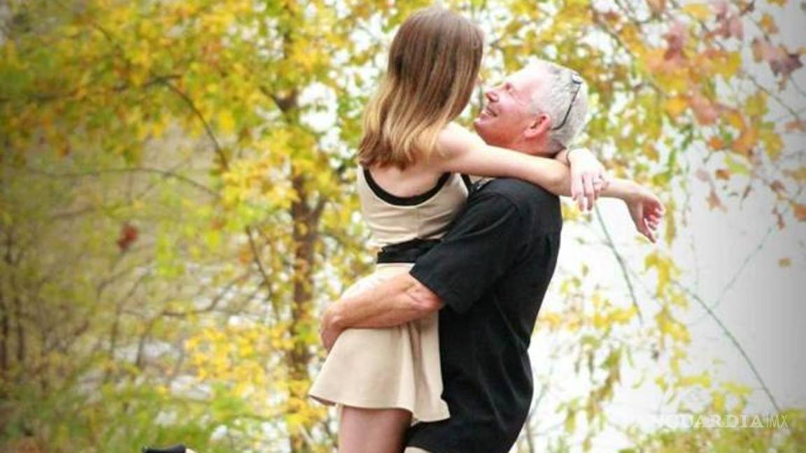 $!Joven de 19 años se defiende del bullying tras casarse con un hombre... ¡de 62 años!