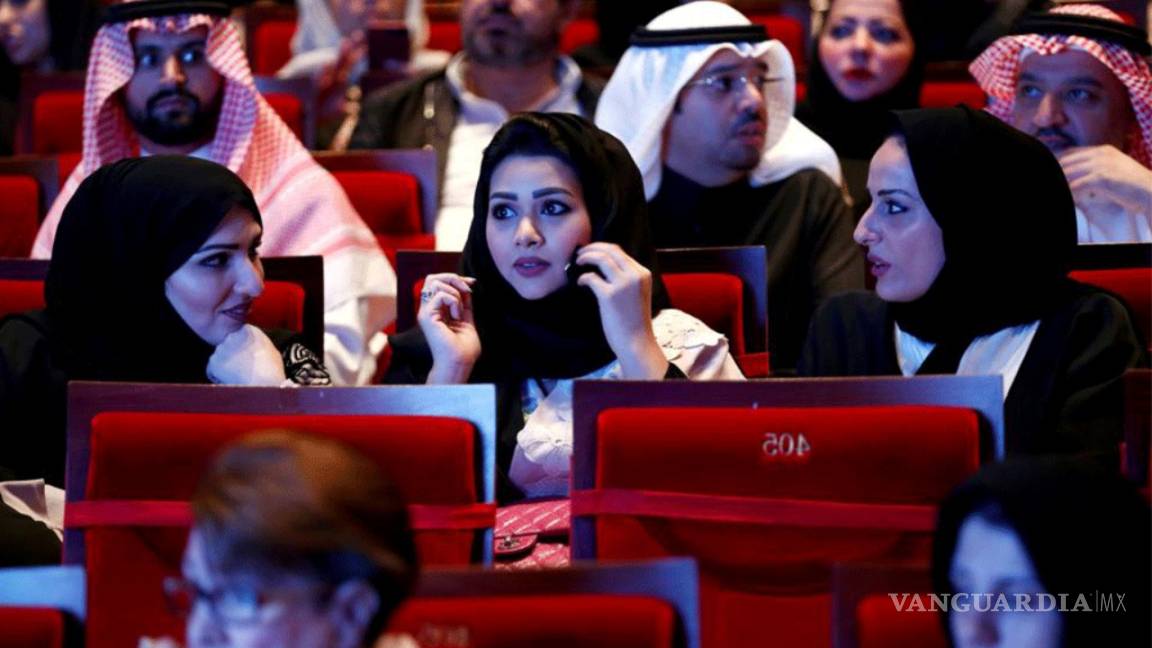 Arabia Saudí inaugura en Riad su primer cine en 35 años