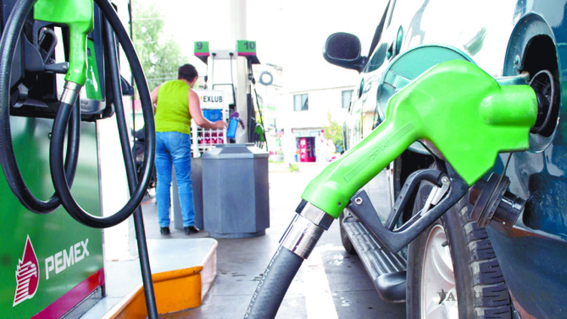 Por primera vez en la historia, bajará el precio de las gasolinas