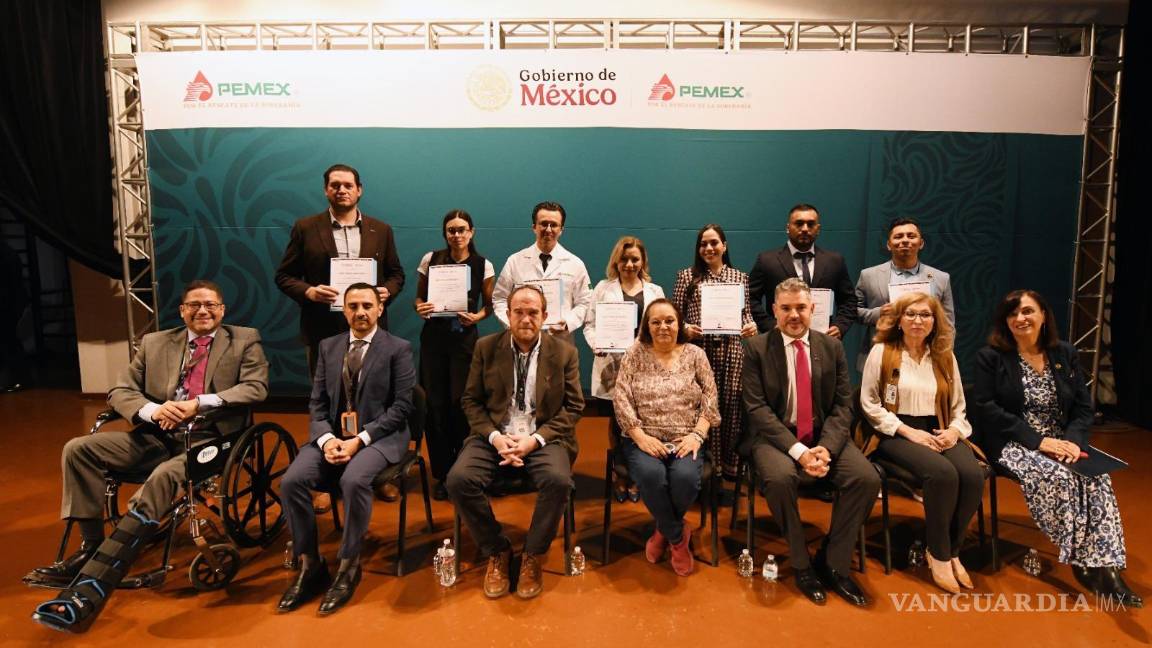 $!Pemex forma a 291 médicos especialistas y gradúa a 283 residentes; destacan excelencia académica