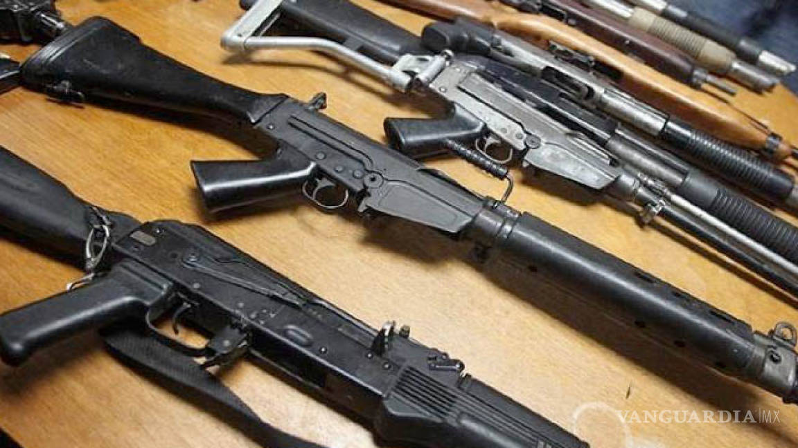 Policías de Torreón detienen a sujeto con 5 armas de fuego