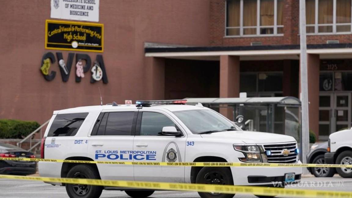 Un tiroteo más en escuela de EU, ahora en Missouri; deja tres muertos, incluido el agresor