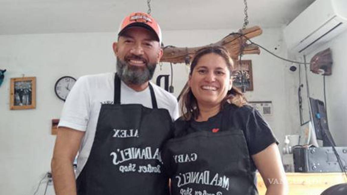 Negocios de Monclova regalan comida y brindan descuentos a trabajadores de AHMSA