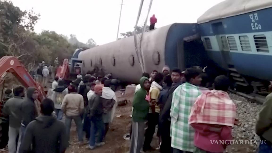 Al menos 36 muertos tras el descarrilamiento de un tren en India