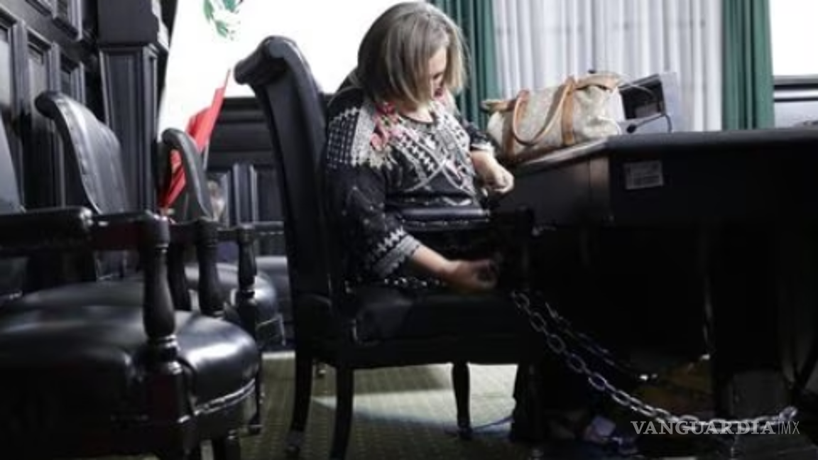 $!La panista aseguró para Latinus que utilizó las cadenas de su bicicleta, en la cual arribó a la Antigua Casona.