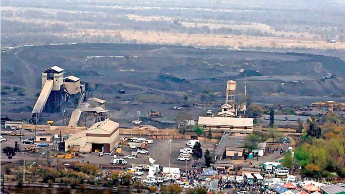 $!Promete AMLO más apoyo para mineros en Región Carbonífera