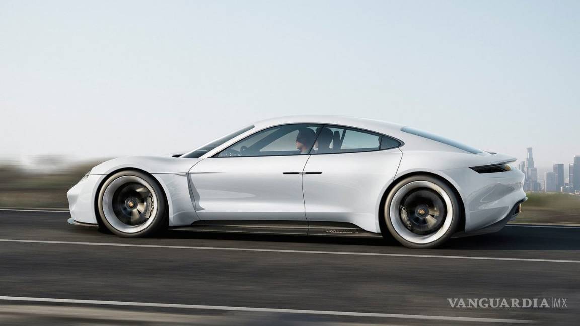 $!Porsche Taycan llegará en 2019, con autonomía de 500 km y más de 600 CV