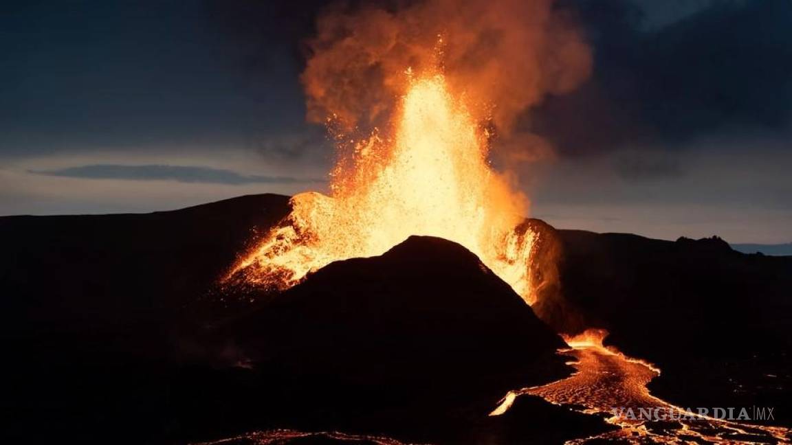 ¿Apocalipsis? Volcán entra en erupción en Islandia tras decenas de terremotos