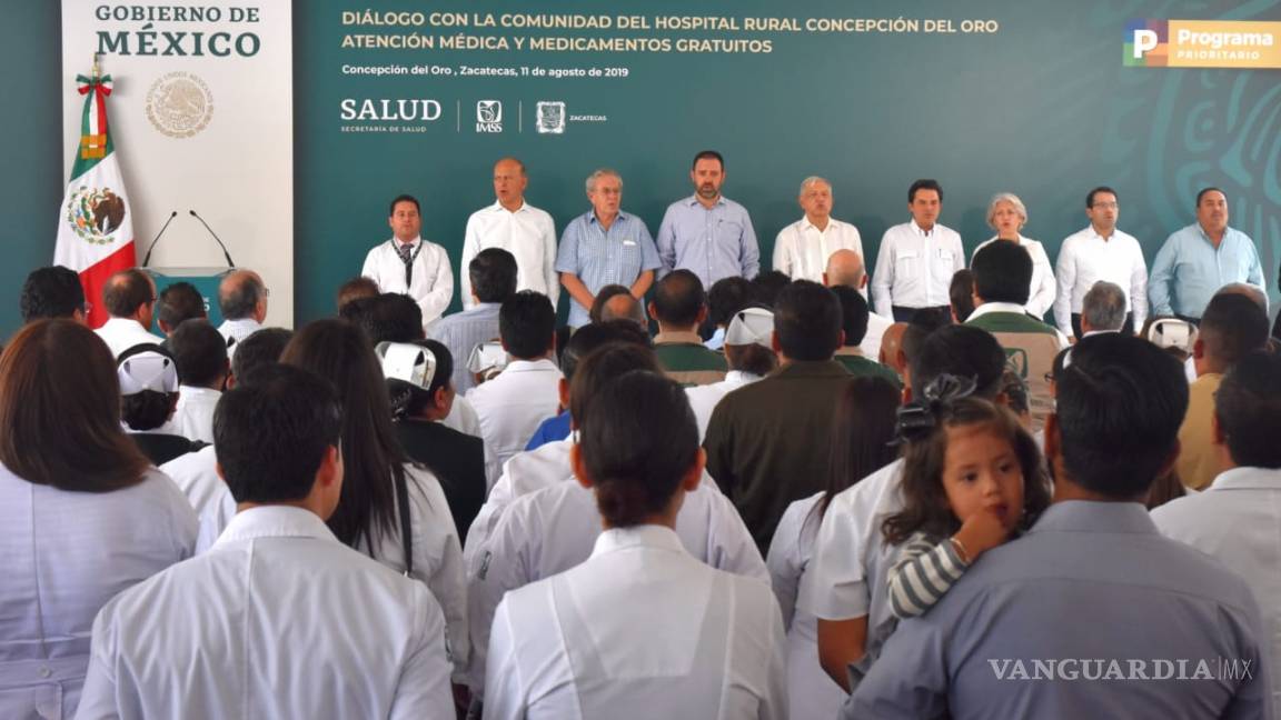 AMLO acude a hospital rural de Concha del Oro, Zacatecas, antes de su arribo a Saltillo
