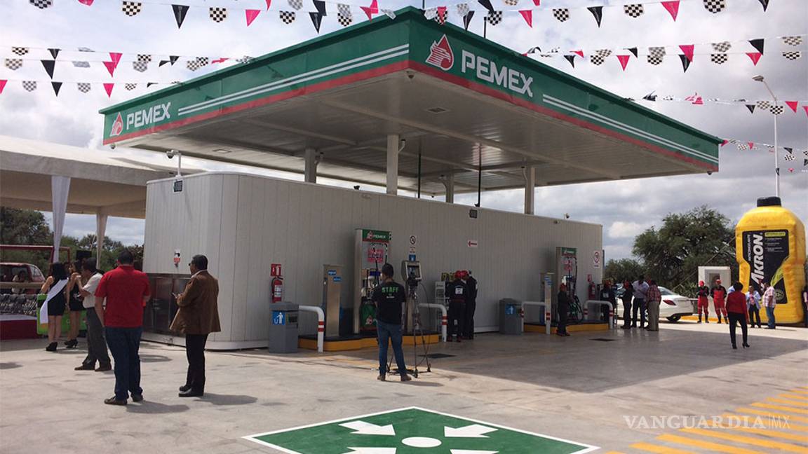 Pemex inaugura estación de servicio rural