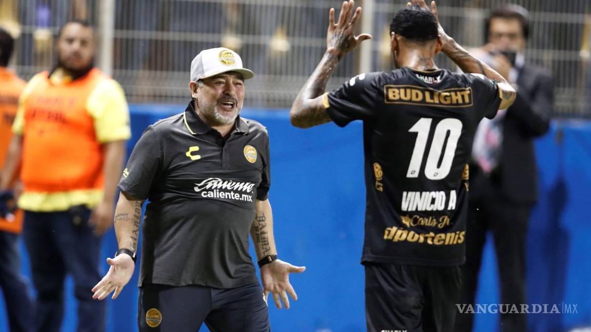 Maradona se saca un '10' en su debut y el '10' de su equipo le da sus primeros tres puntos con Dorados