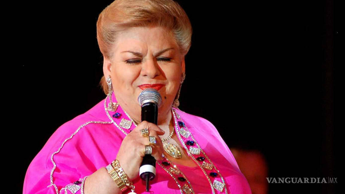 Paquita la del Barrio llama 'brutos' a aficionados del fútbol