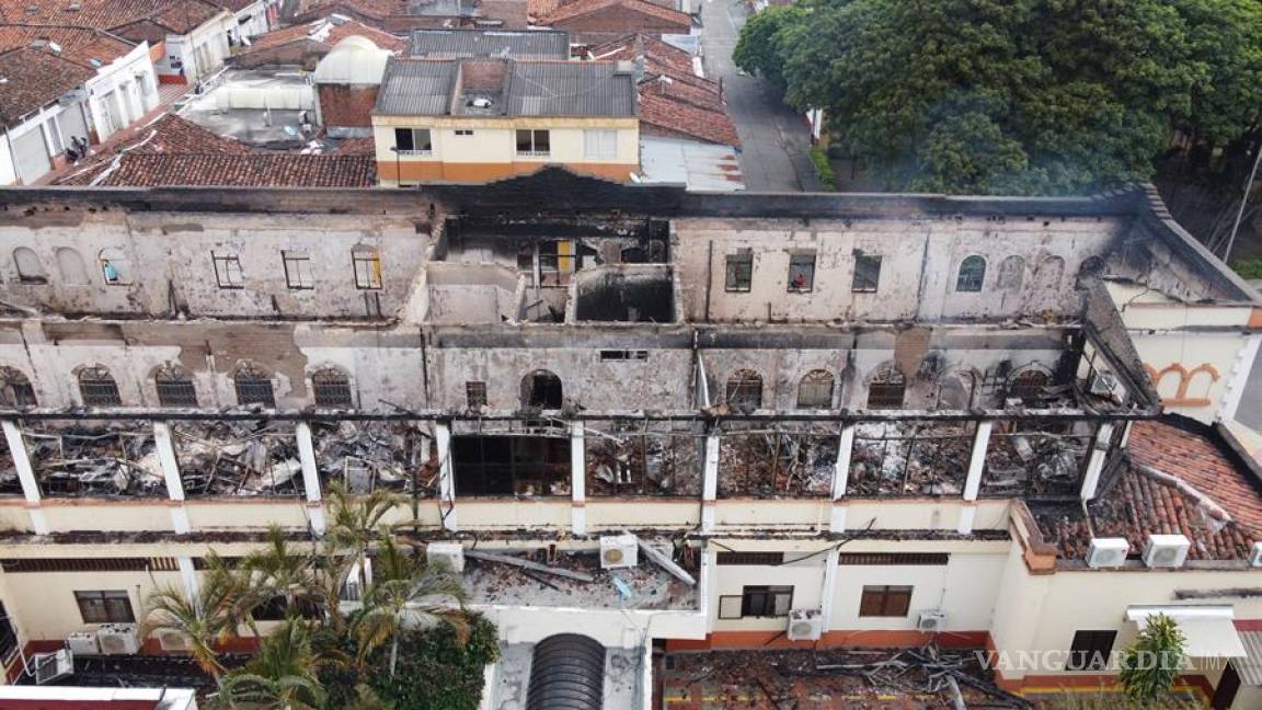 Noche protestas y caos en Colombia deja en escombros el Palacio de Justicia de Tuluá