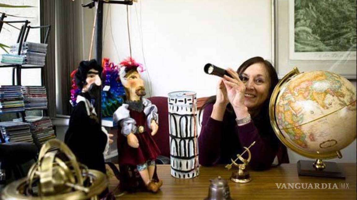 $!La física pidió a las niñas y mujeres que se unan a la ciencia, ya que es la única forma en que se puede prosperar para apoyarnos entre nosotras.