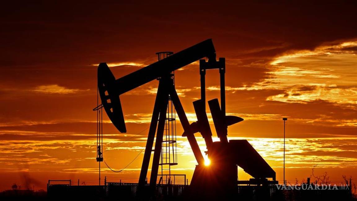 La OPEP negocia un recorte de 10 millones de barriles diarios de petróleo para mayo y junio