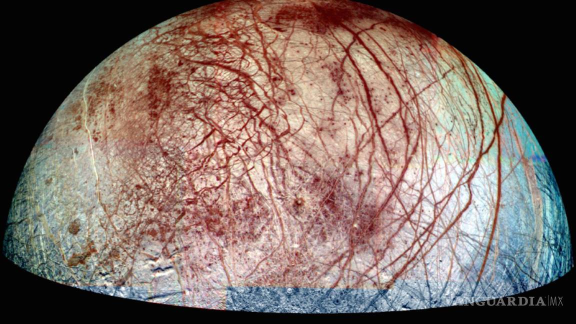 $!Formaciones similares a cicatrices y venas rojas en la luna Europa.