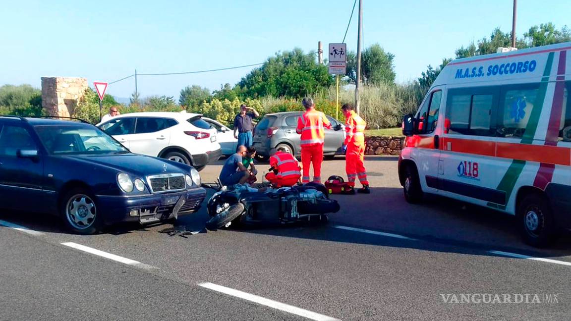 $!George Clooney está “bien” tras accidente en motocicleta en Italia